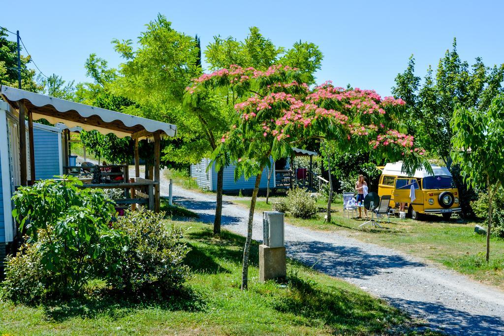 Domaine De Chadeyron Hotel Lagorce  Buitenkant foto